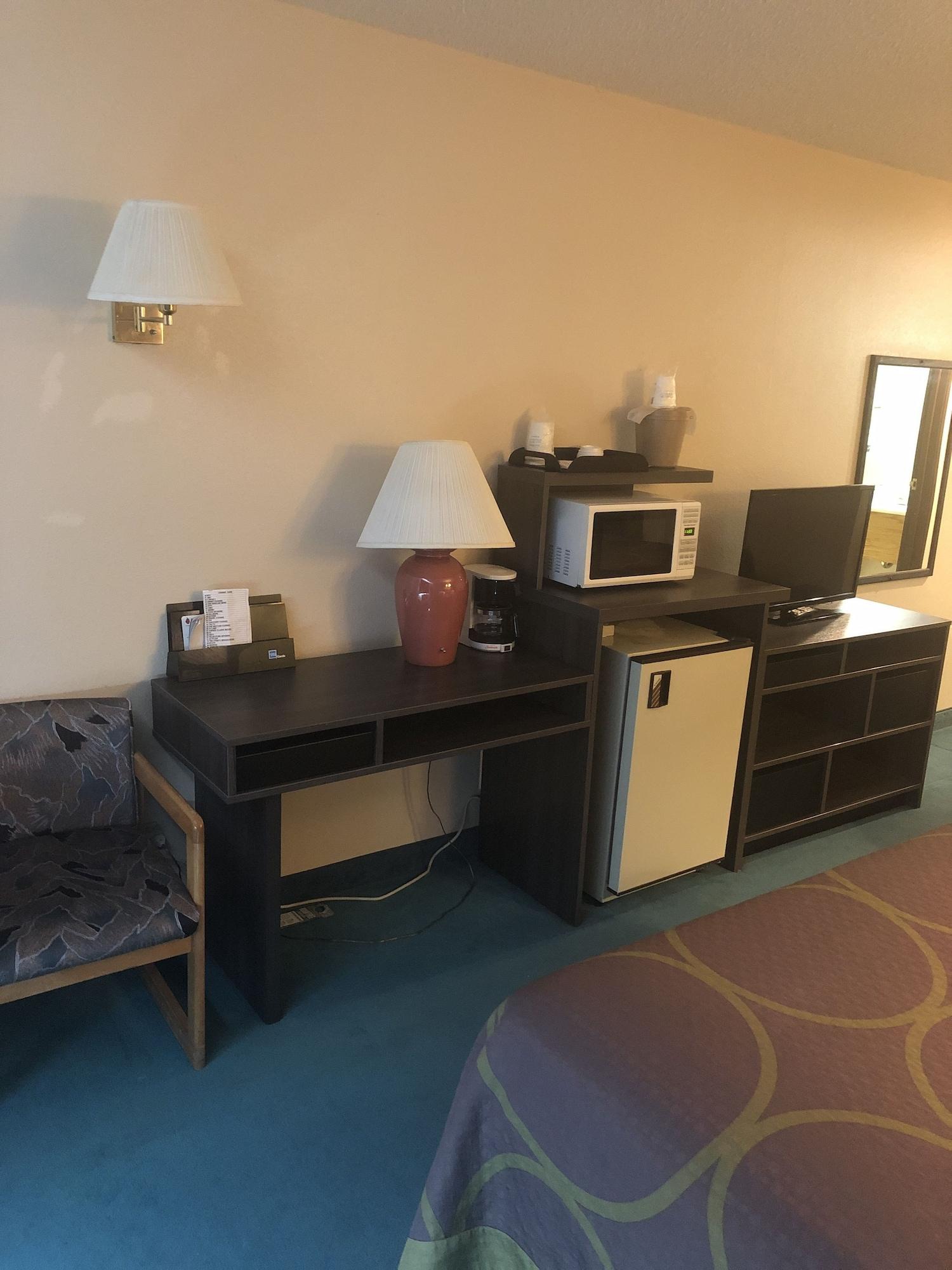 Super 8 By Wyndham Florence Co Ngoại thất bức ảnh