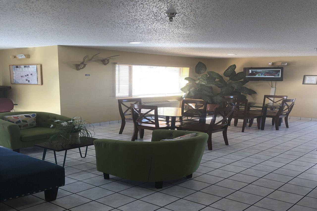 Super 8 By Wyndham Florence Co Ngoại thất bức ảnh